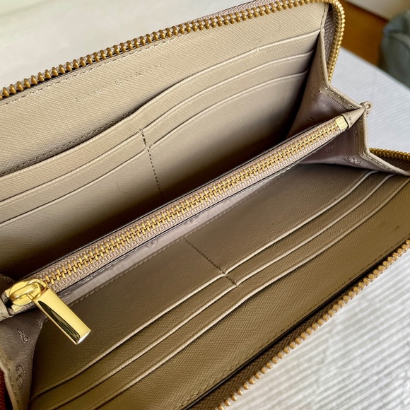 Tory Burch Leather Zip Around Wallet - Picture 3 of 8